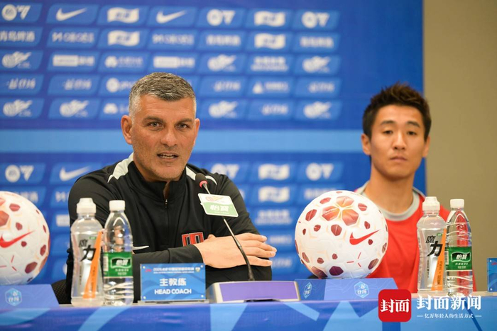 中超明日揭幕 成都蓉城“准备好了”！|约翰·阿洛伊西|新鹏城|揭幕战|新闻发布会|周定洋_新浪新闻